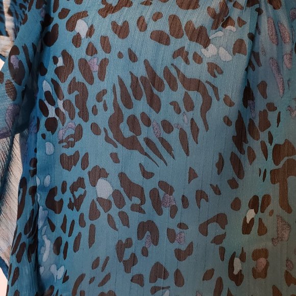 Miley Cyrus & Max Azria Leopard design - Picture 2 of 7